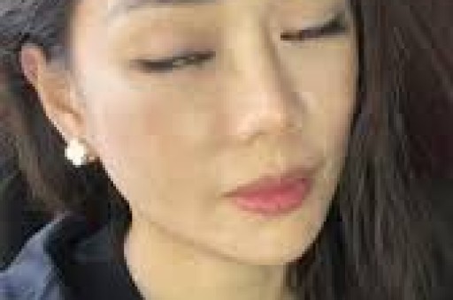 玩山姆托举梗妈妈被禁言30天前脚道歉后脚带货