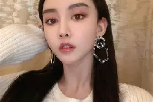 徐帆回应离婚仅10月冯小刚近况曝光和养女徐朵特殊关系引争议
