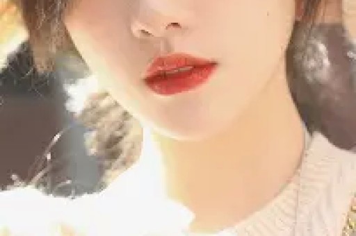 52岁刘恺威新恋情曝光！牵手神秘女友现身香港红馆甜蜜互动引热议