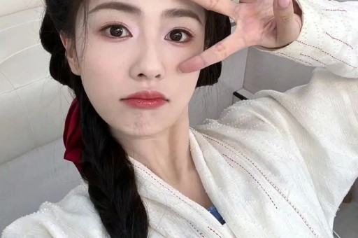 曝黄晓明深夜和长发美女约会！女方鲜嫩又漂亮撞脸Baby