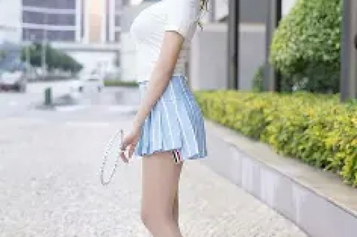 Lisa新恋情曝光！男方是泰国歌手小蓝带父母聚餐见家长网友：这次认真了？