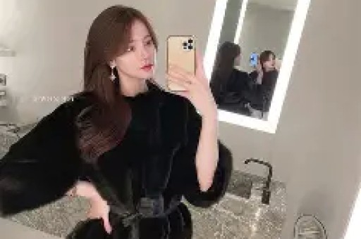 秦俊杰新恋情曝光小5岁“谋女郎”特粘人主动搂脖撒娇回爱巢